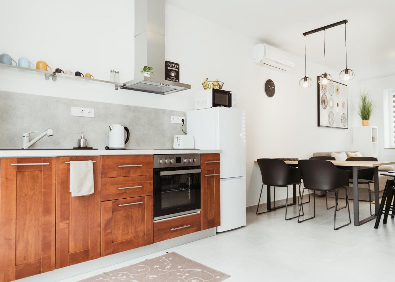Major11 Apartman - Zsolnay Negyed Pecs Bagian luar foto